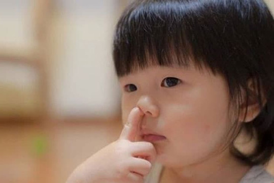 Hầu hết những đứa trẻ thích ngoáy mũi đều không thể thoát khỏi 3 cái kết này, bố mẹ đừng bỏ qua!
