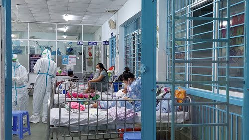 Trẻ mắc Covid-19 tăng, 3 bệnh viện nhi TP.HCM sẵn sàng 300 giường điều trị