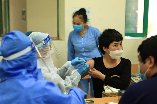 Đảm bảo đến hết tháng 3 bao phủ vaccine mũi 3 cho người đến lịch tiêm