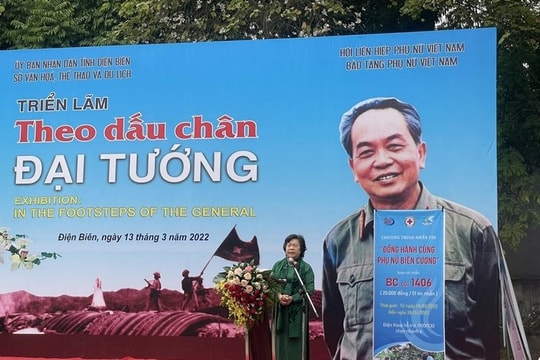 Triển lãm thơ diễn ca lịch sử “Theo dấu chân Đại tướng” 