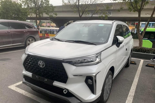 Toyota Veloz 2022 xuất hiện tại đại lý, sẵn sàng ra mắt tại Việt Nam