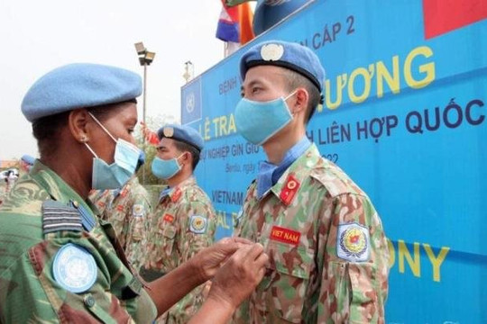 Bác sĩ Việt Nam nhận Huy chương gìn giữ hòa bình Liên hợp quốc