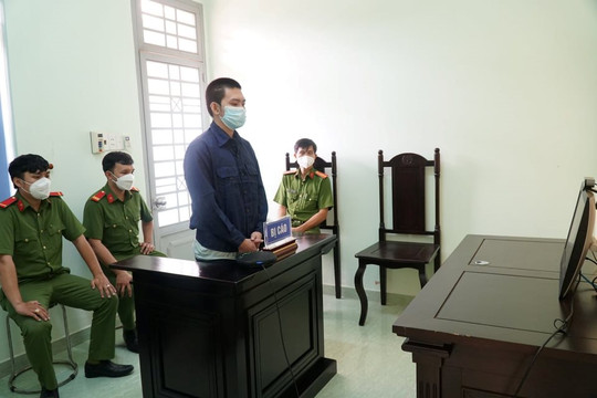 Giá đắt cho trai trẻ ở Bình Dương dùng mã tấu đâm vào bộ phận sinh dục của đối phương