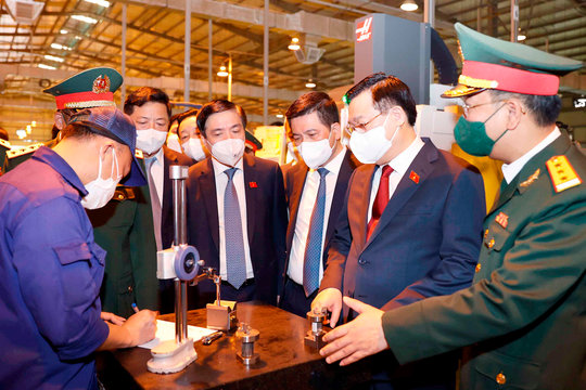 Tăng cường hợp tác quốc tế chuyển giao công nghệ sản xuất vũ khí, trang thiết bị quân sự