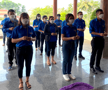 Chi đoàn TAND tỉnh Quảng Ngãi tổ chức chương trình về nguồn