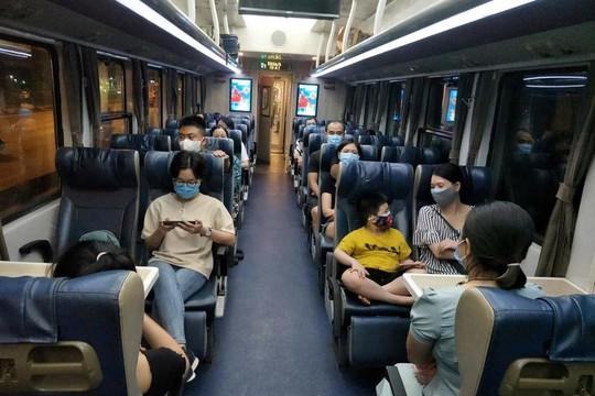 Thêm nhiều tàu khách chạy tuyến Hà Nội - Hải Phòng 