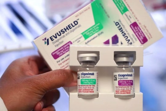 Tin vắn thế giới ngày 22/3: Thuốc trị COVID-19 AstraZeneca vô hiệu hoá các biến thể phụ của Omicron