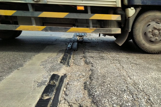 Nguy cơ mất an toàn giao thông trên Quốc lộ 1A đoạn đường tránh TP Thanh Hoá