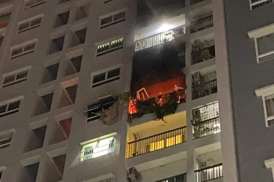 Cháy căn hộ chung cư ở TP.HCM, 2 người tử vong