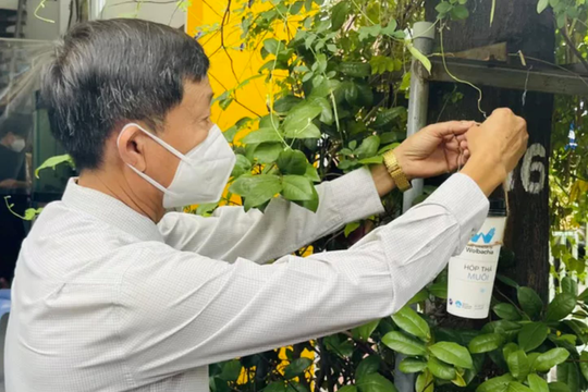 Thả muỗi phòng sốt xuất huyết ở Bình Dương
