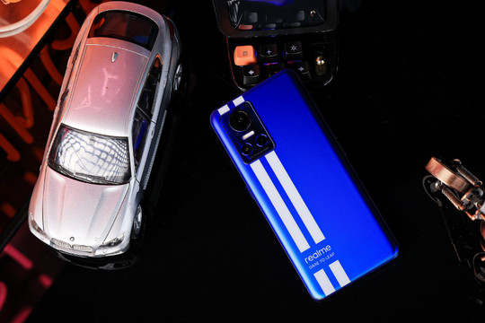 realme GT Neo3 ra mắt