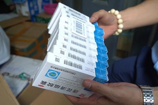 Thu giữ hơn 600 hộp thuốc hỗ trợ điều trị Covid-19 nhập lậu