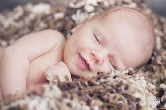 4 tư thế ngủ này sẽ khiến trẻ xấu xí hơn và ảnh hưởng đến trí thông minh, một trong số đó cần được sửa chữa kịp thời