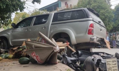 Xe biển xanh gây tai nạn khiến 3 người thương vong