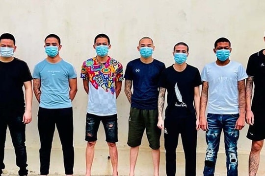 Bắt nhóm đối tượng nổ súng tại quán bi-a