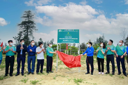 BIDV khánh thành nhà cộng đồng tránh lũ và trồng cây phòng hộ ven biển Hà Tĩnh