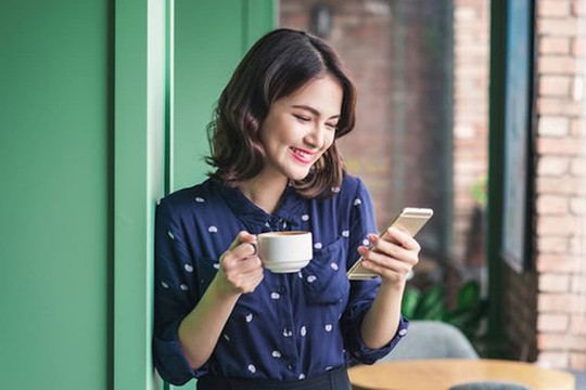 Khi đàn ông gửi tin nhắn nói: “Chào buổi sáng”, người phụ nữ thông minh sẽ trả lời như thế này