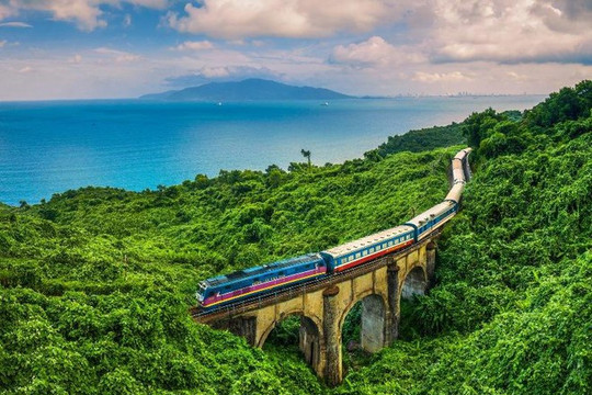 Đường sắt tăng hàng chục đoàn tàu khách phục vụ kỳ nghỉ lễ 30/4-1/5