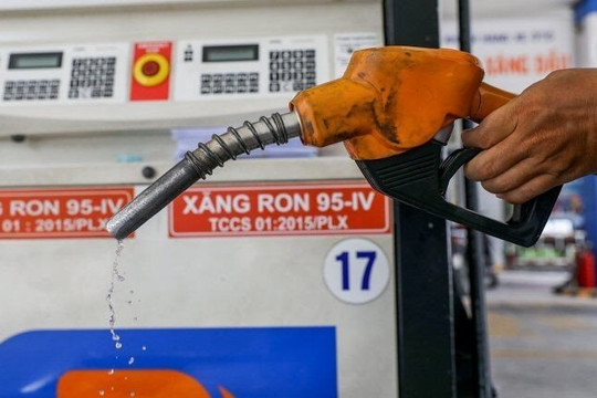 Giá xăng giảm hơn 1000 đồng/lít từ 0 giờ ngày 1/4