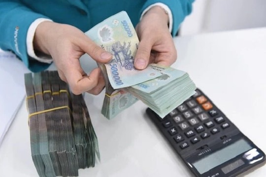 Tháng 4, lãi suất tiết kiệm cao nhất 7,6%/năm