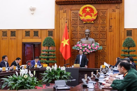 Thủ tướng: Phải bảo đảm cân đối lớn về điện và năng lượng một cách bền vững
