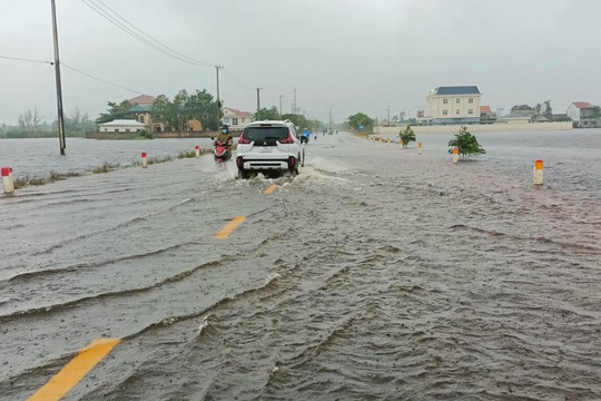 Miền Trung mưa to đến rất to, đề phòng lũ quét và sạt lở đất