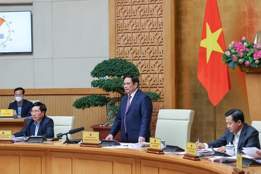 Thủ tướng: Tập trung giữ vững ổn định kinh tế vĩ mô bằng mọi biện pháp