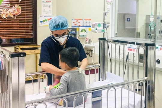 Bé trai suýt chết do ngã xuống ao, cảnh báo tai nạn đuối nước khi mùa hè đến gần