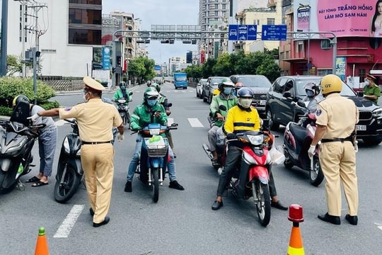 Người dân có thể tra cứu phạt nguội, nộp phạt, phản ánh qua Zalo của CSGT TP.HCM