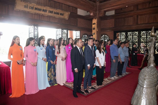 16 thí sinh xuất sắc nhất phần thi Người đẹp du lịch khám phá cảnh đẹp Thái Nguyên