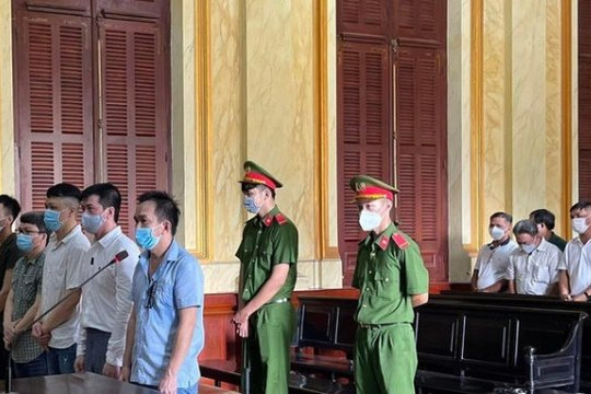 Cựu Đội phó Đội cảnh sát hình sự hầu tòa vì góp vốn, tổ chức đánh bạc