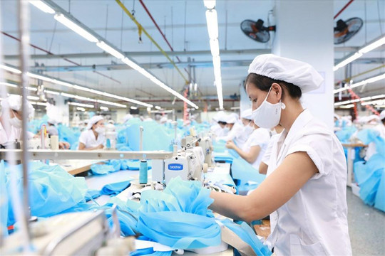 Đề xuất tăng lương tối thiểu vùng trên 7-8% từ ngày 1/7/2022