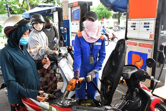 Giá xăng về mức trên 27.000 đồng/lít