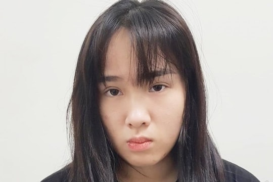 Tạm giữ hình sự cô gái "mua bán trái phép chất ma tuý"