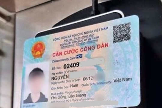 Thu thập dữ liệu thông tin cá nhân, bán cho người nước ngoài