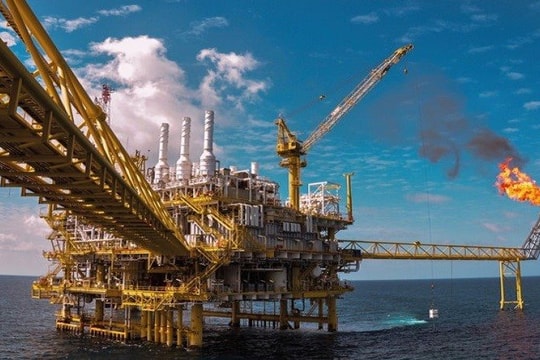 Thu ngân sách từ dầu thô quý I/2022 tăng mạnh