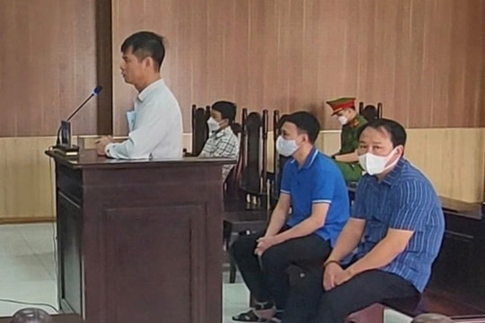 Nguyên kế toán trường và cán bộ kho bạc lập hồ sơ khống chiếm đoạt tài sản