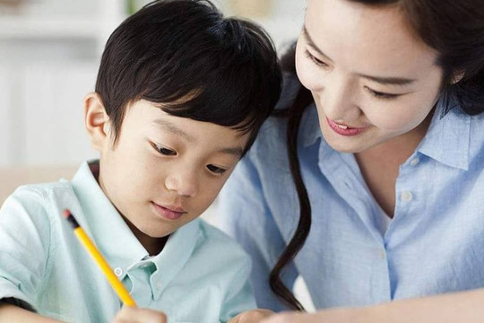Nghiên cứu của MIT cho thấy đọc sách không phải là cách tốt nhất để phát triển trí não của trẻ