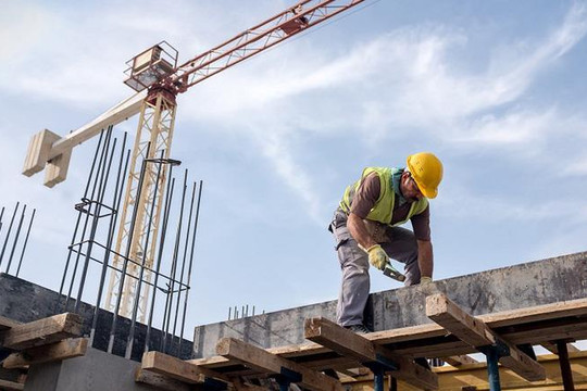 Phó Thủ tướng yêu cầu bình ổn giá vật liệu xây dựng