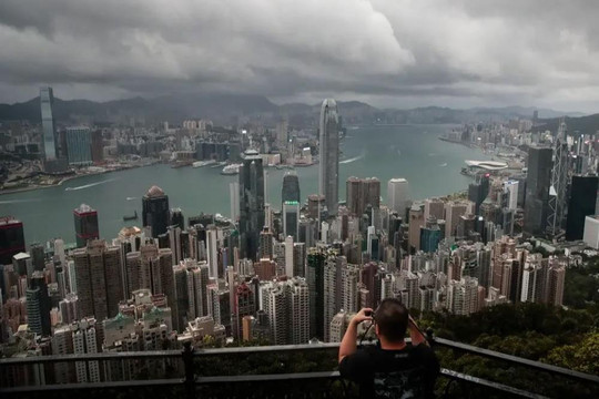 Nổ trên tàu chở dầu ở Hong Kong, 7 người thương vong
