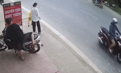 Để con nhỏ chạy qua đường, ông bố đẩy con vào tình huống 'ngàn cân treo sợi tóc'