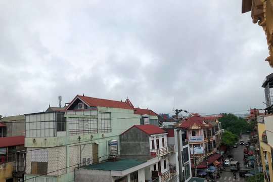 Ngày 17/4: Bắc Bộ, Trung Bộ mưa to, trời chuyển rét, nhiệt độ thấp nhất 16-19 độ C