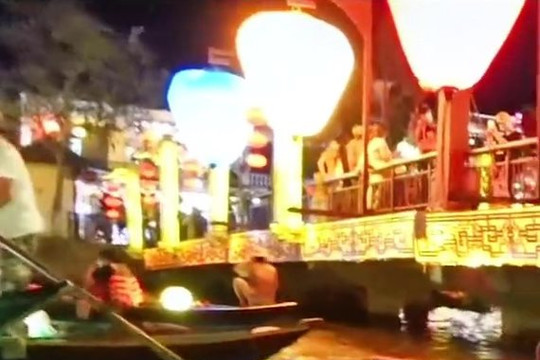 Du khách tố "bị lừa" khi đi thuyền ở Hội An