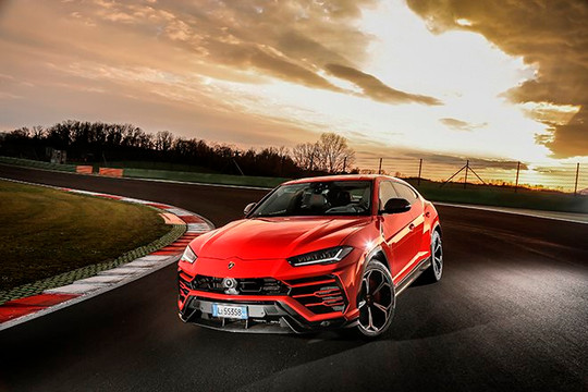 Lamborghini Urus có giá bán chính hãng từ 13,1 tỷ đồng tại Việt Nam