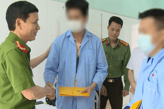 Hai cảnh sát bị thương khi vây bắt nhóm tội phạm ma túy