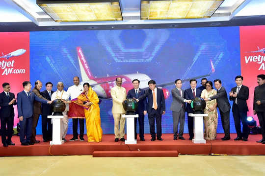 Chủ tịch Quốc hội Vương Đình Huệ và Chủ tịch Hạ viện Ấn Độ khai trương các đường bay mới