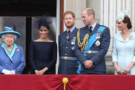 Manh nha muốn mời vợ chồng Meghan đến sự kiện lớn, Nữ hoàng lần đầu tiên vấp phải phản ứng kịch liệt, rủi ro đánh mất sự ủng hộ bấy lâu của công chúng Anh