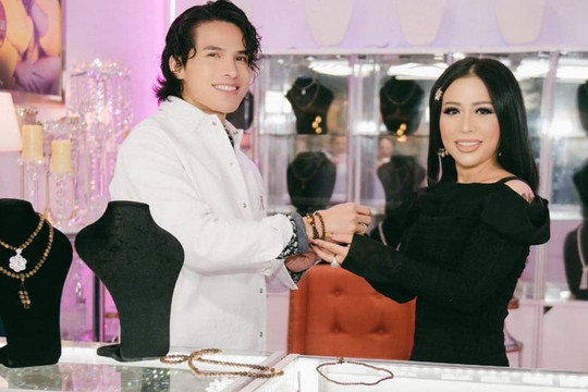 Ca sĩ Quốc Thiên Idol chuộng vòng tay Thảo Lâm Trầm Hương