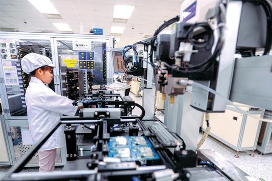 Vốn FDI giảm gần 12% trong 4 tháng đầu năm