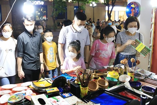 Khoảng 65.000 lượt du khách tham dự Lễ hội quà tặng du lịch Hà Nội 2022